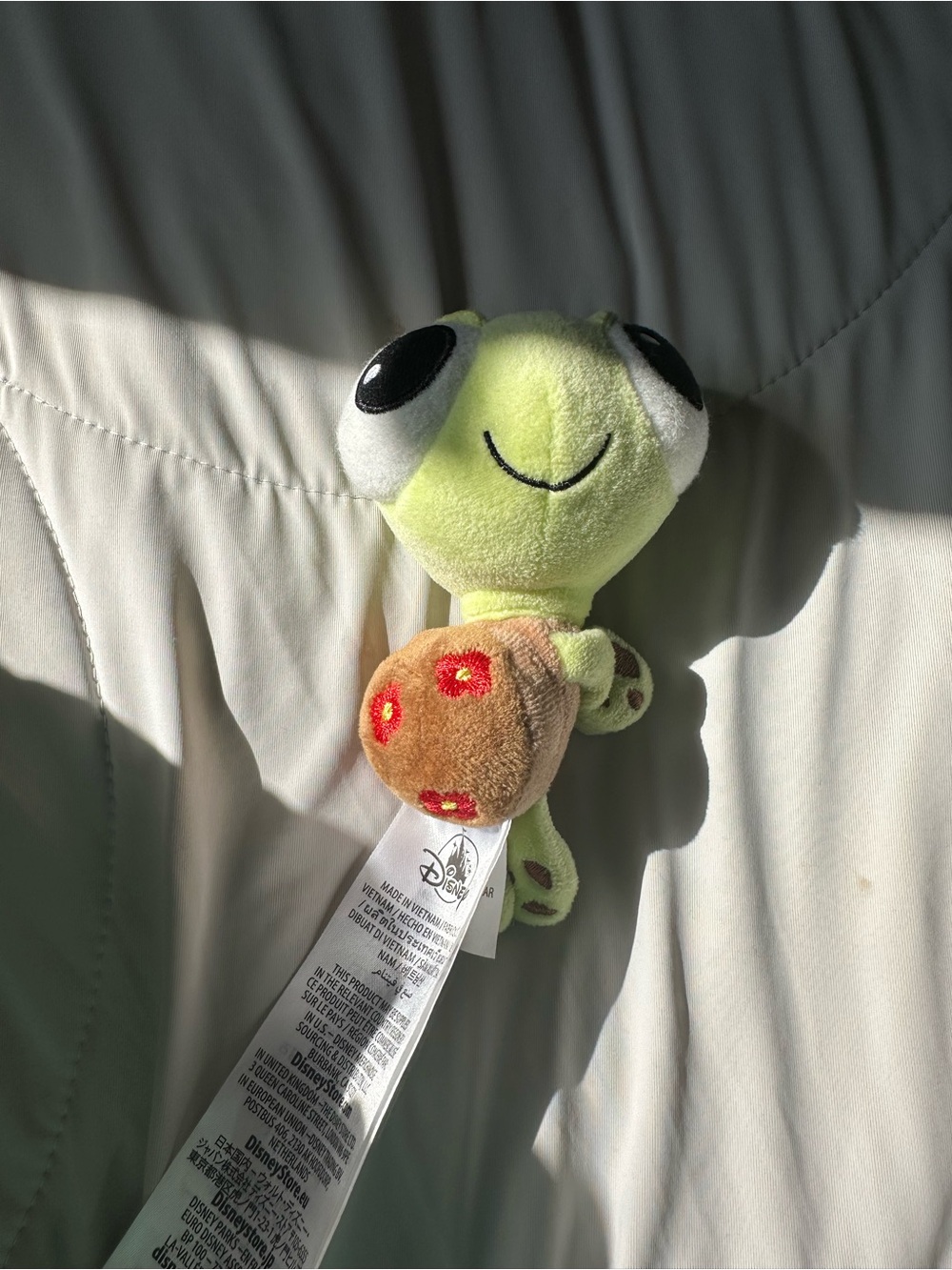 Disney Parks Finding Nemo Squirt Turtle Plush Magnet
